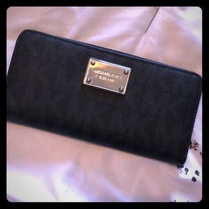 Michale Kors wallet